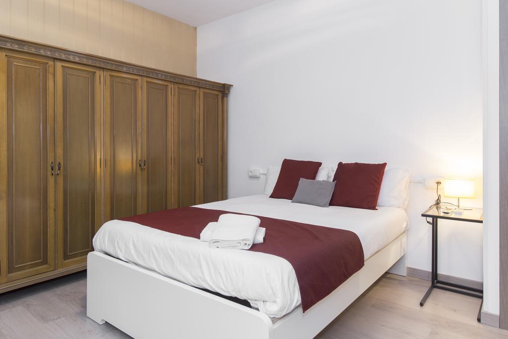 Brustar Sagrada Familia Hotell Barcelona Exteriör bild