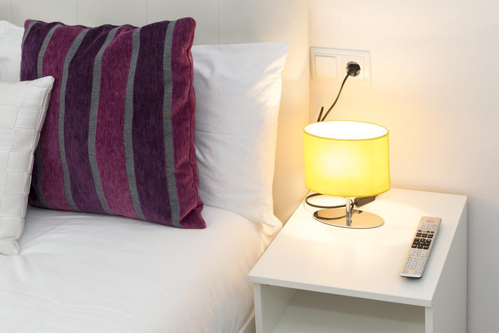 Brustar Sagrada Familia Hotell Barcelona Exteriör bild